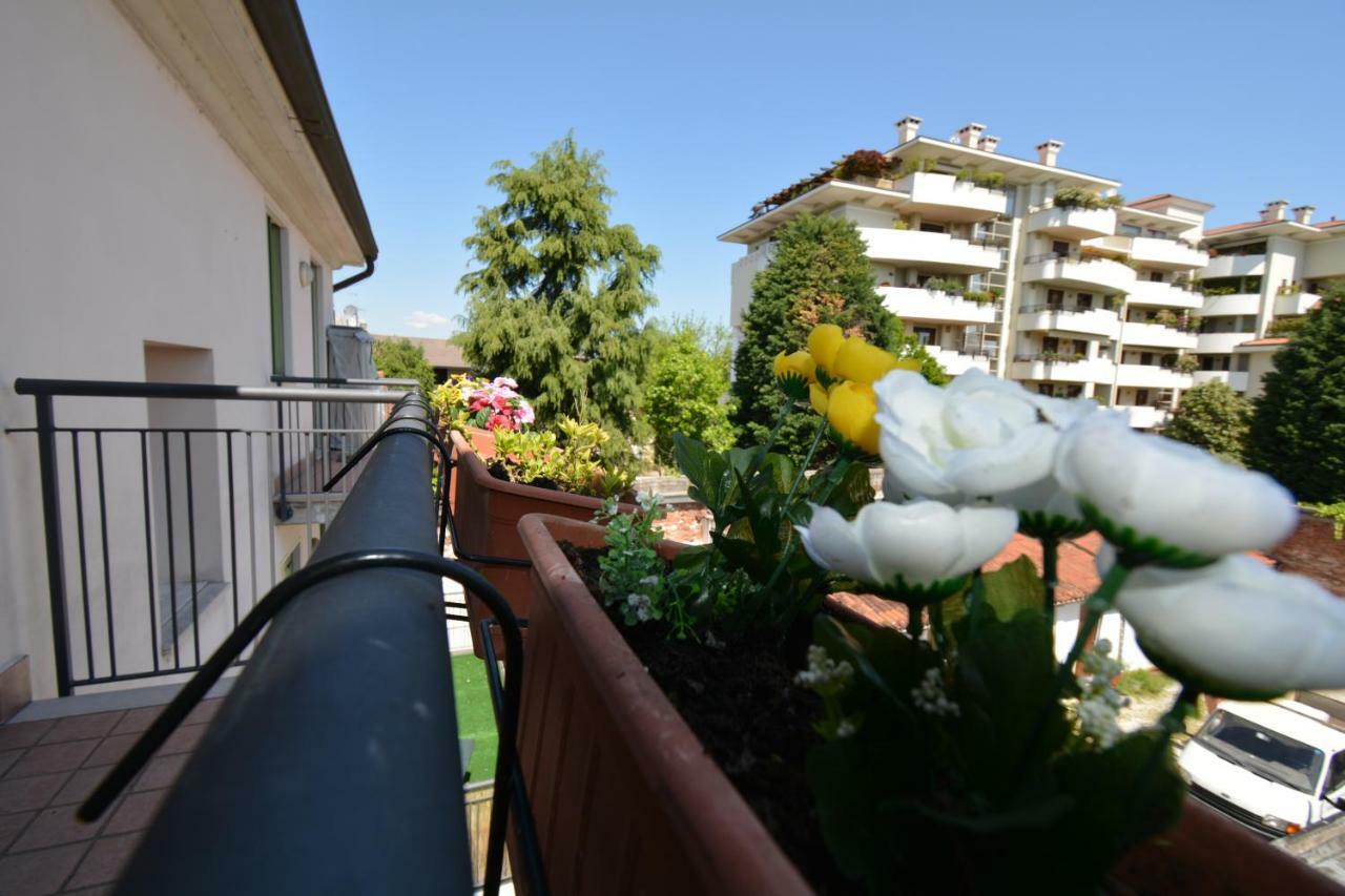 Casa Vacanze Chez La Reine - Holiday Home Vicenza Exterior foto